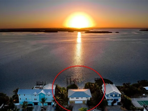 2512 Avenue A, Bradenton Beach, FL 34217