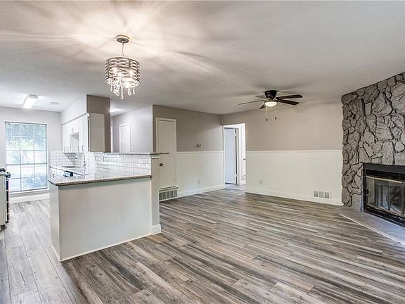4th image of 511 Lazy River Dr
