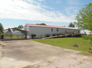 5695 Paradise Dr, Lumberton, TX 77657