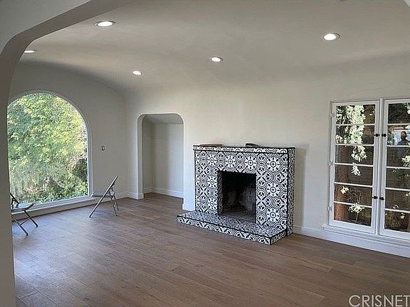 4th image of 3947 Eureka Dr