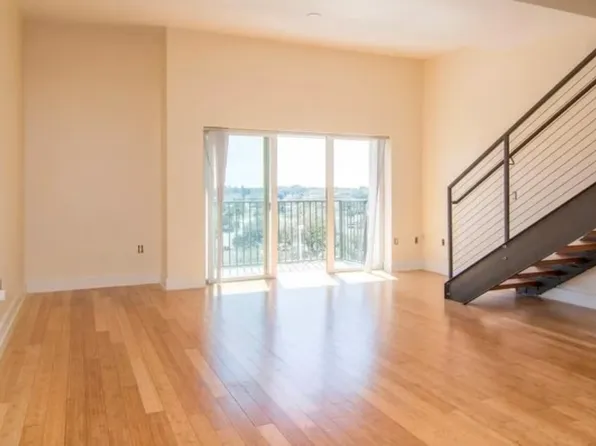 1010 Central Ave APT 433, Saint Petersburg, FL 33705