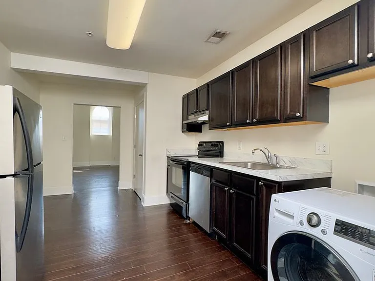 1212 Saint Paul St — Photo 6
