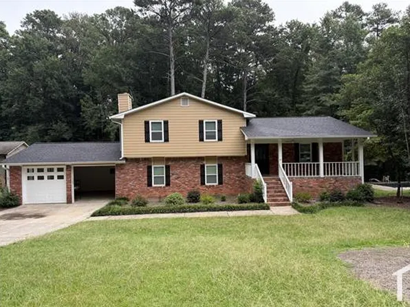 1106 Oak Rd SW, Lilburn, GA 30047