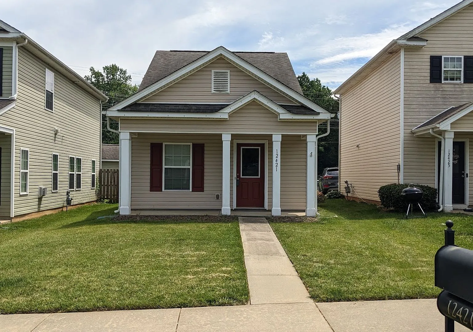Charming 2-Bedroom Home in the Heart of Huntersville! — Photo 1