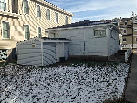 3rd image of 4704 Landis Ave