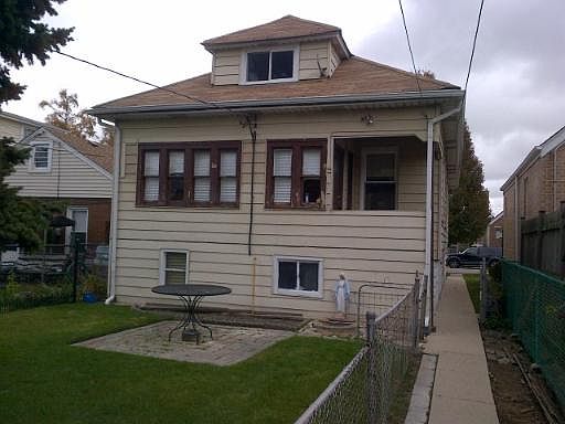 2nd image of 4826 N McVicker Ave #1