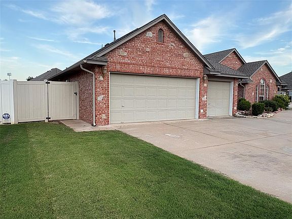 3rd image of 5612 Holly Brooke Ln