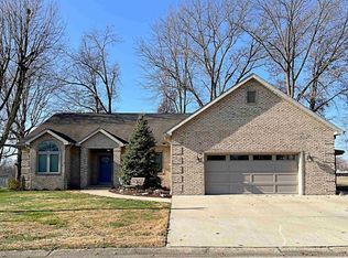 250 Willow Ln, Linton, IN 47441