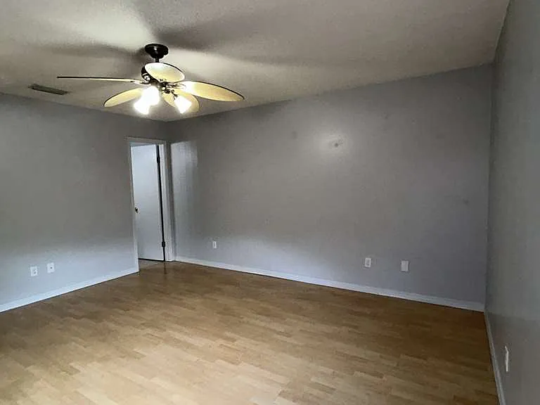 3015 Candlewyck Ln E — Photo 15