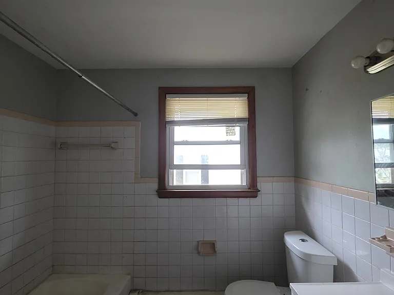 127 Warner St #B — Photo 10