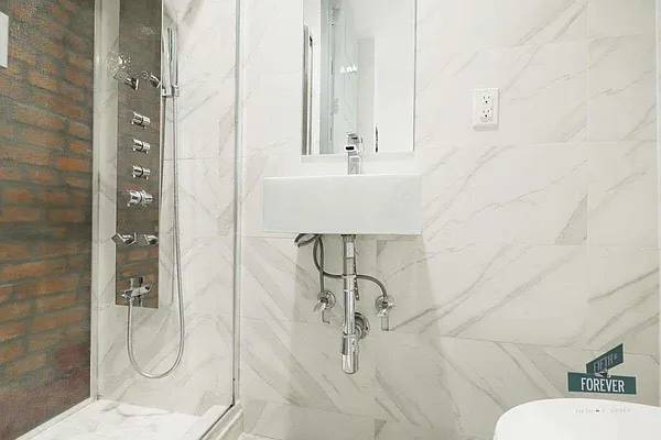 Rented by Fifth & Forever LLC | media 10