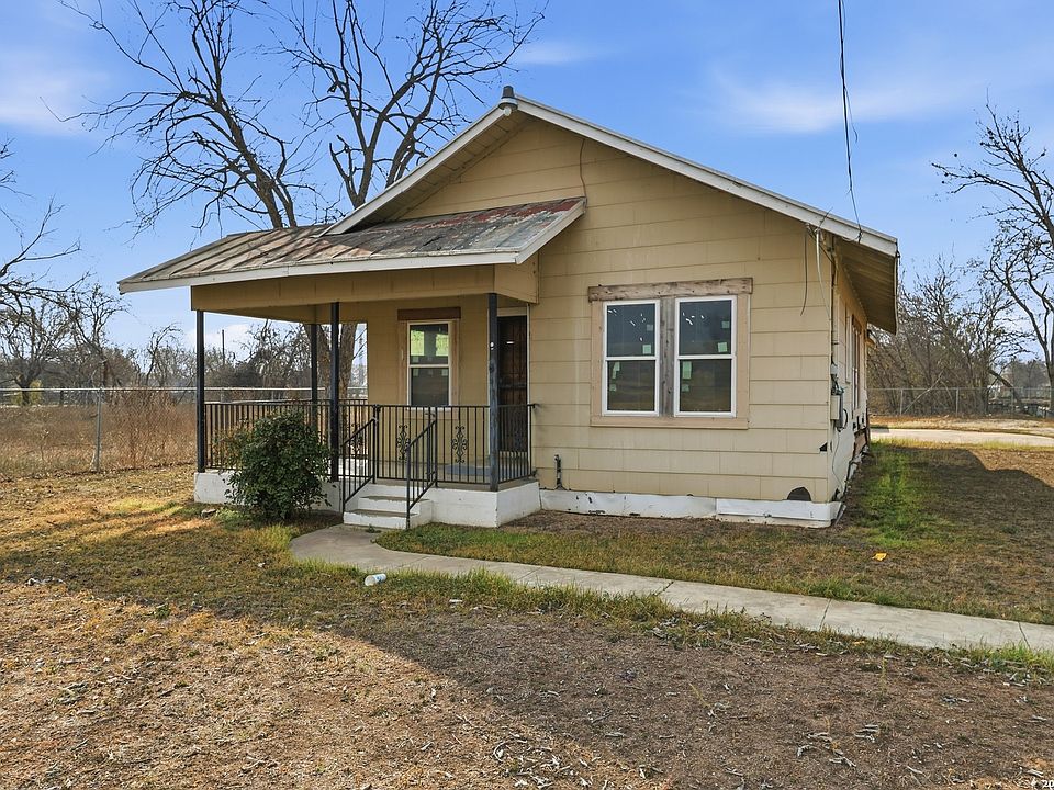 2nd image of 1342 Menefee Blvd