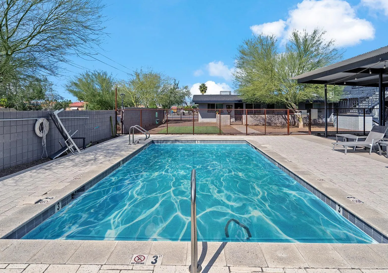 2 bed, 1.0 bath, 900 sqft, $1,225 — Photo 2