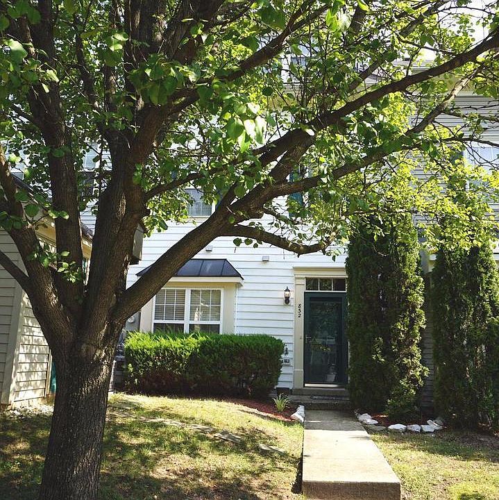 1st image of 832 Estuary Dr