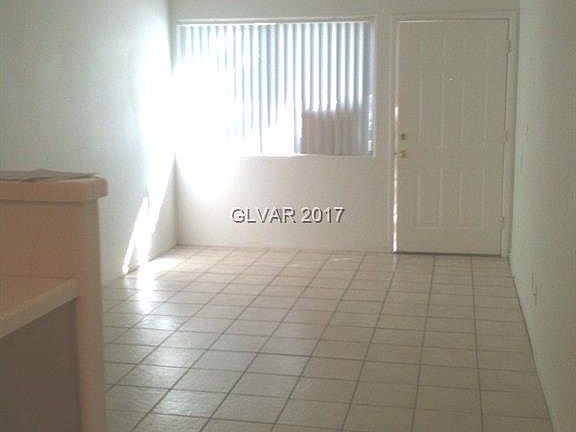 4th image of 2110 N Los Feliz St #1018
