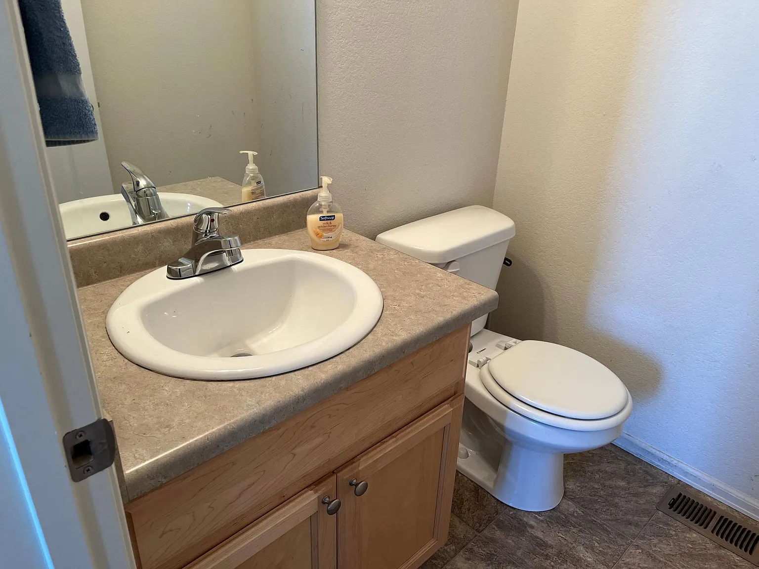 4 bed, 2.5 bath, 2724 sqft, $2,775 — Photo 4