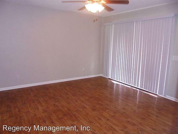 5th image of 202 Myrtlewood Dr