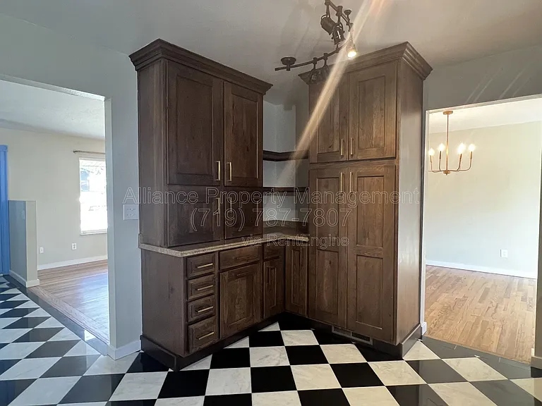 514 Catalina Dr — Photo 12