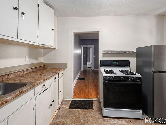 3rd image of 263 W Muskegon Ave