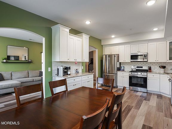 3rd image of 31 Emily Court