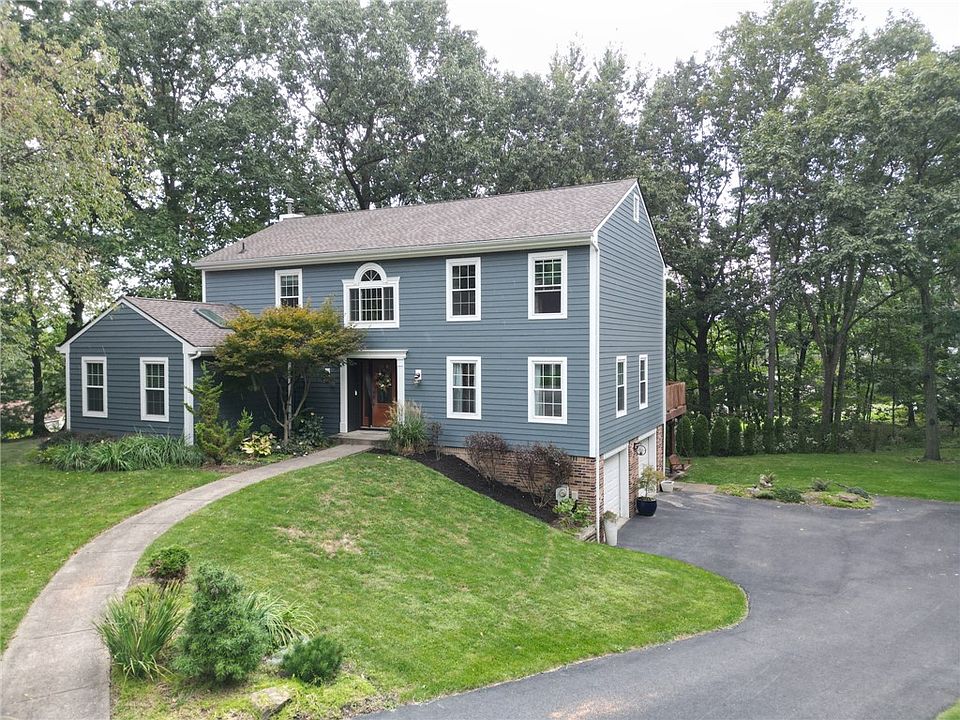 1st image of 464 Monmouth Dr