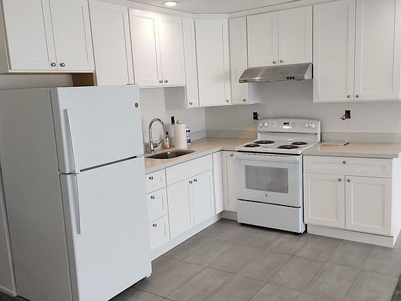 4th image of 645 9th Ave #3