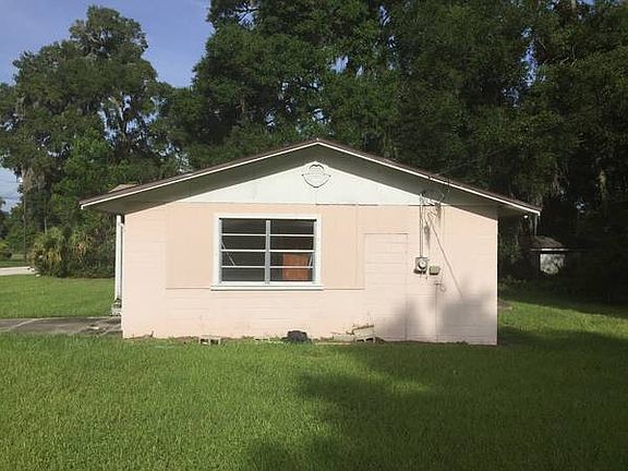3rd image of 631 E Voorhis Ave