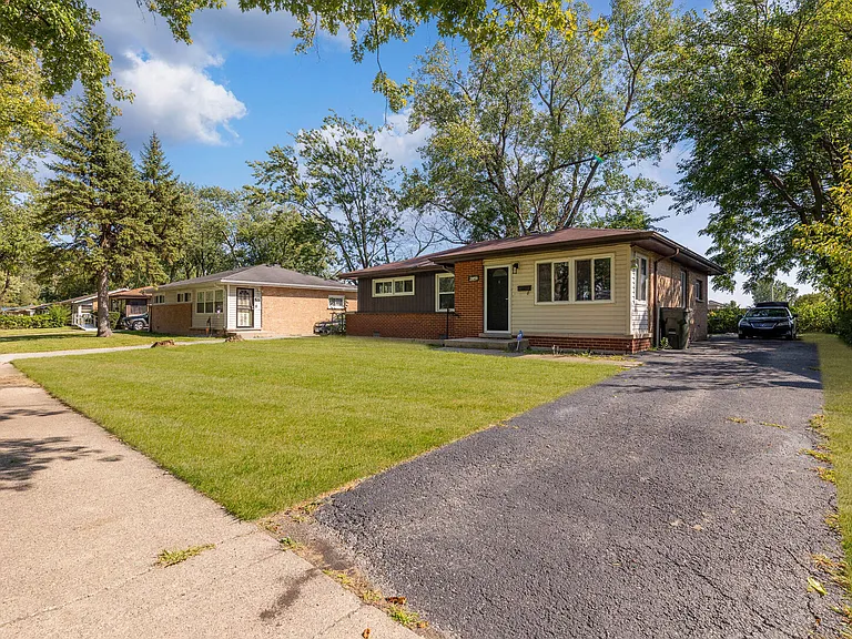 2859 Stafford Dr — Photo 2