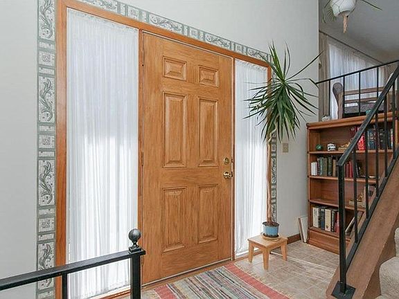 3rd image of 304 Sussex Dr NE