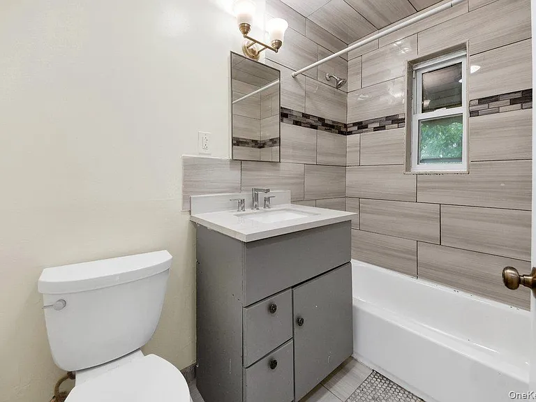 3722 Bronxwood Ave #2 — Photo 6