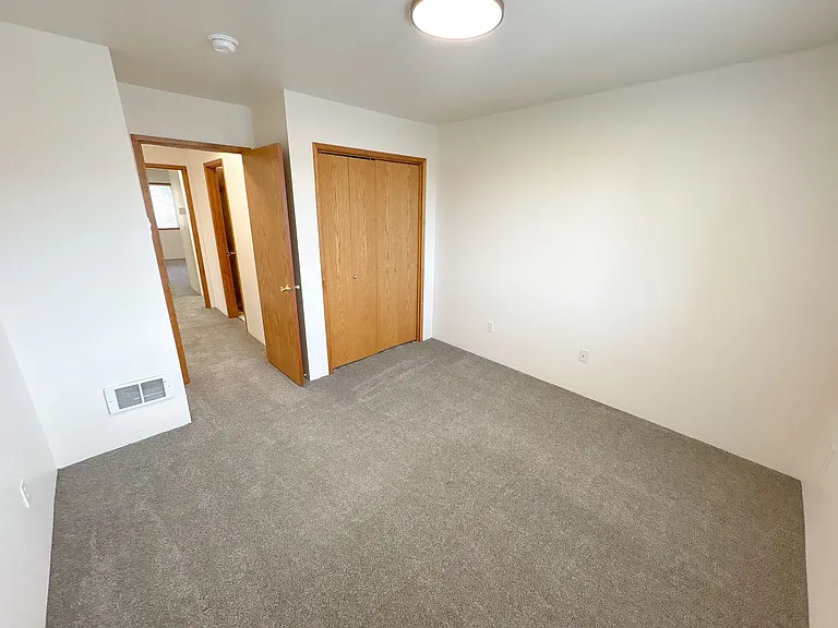 5631 N Hills Dr — Photo 16