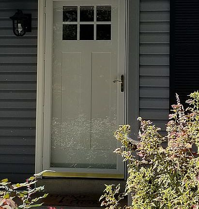 3rd image of 9624 Catalina St