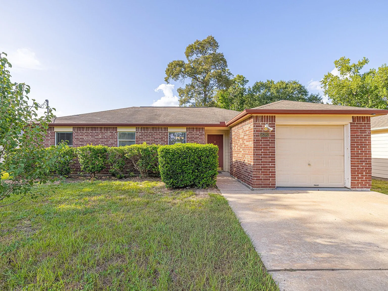 3 bed, 2.0 bath, 1073 sqft, $1,500 — Photo 1