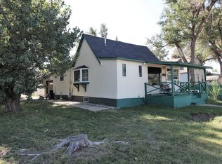 422 N Nowlan Ave, Glendive, MT 59330