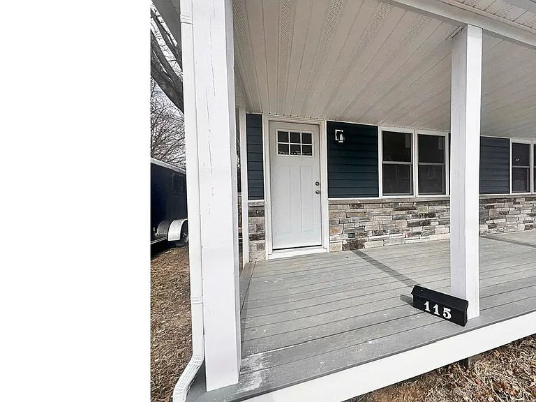 115 Anderson St — Photo 2