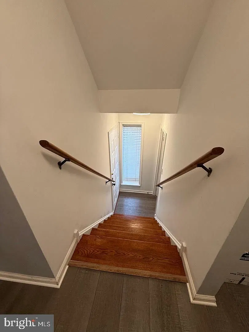 3 bed, 2.0 bath, 1500 sqft, $2,700 — Photo 4