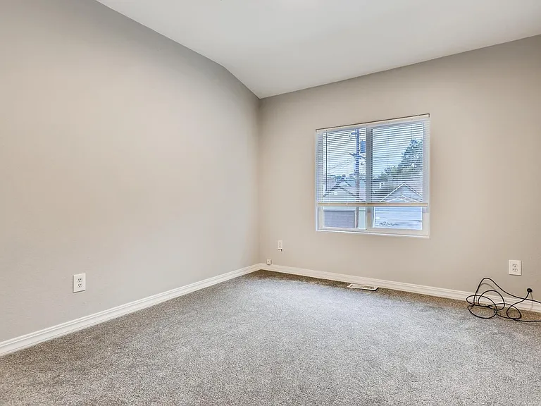 832 Mariposa St — Photo 18