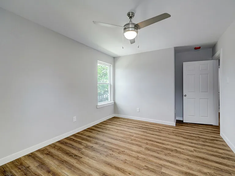 8215 Hanna St #B — Photo 13
