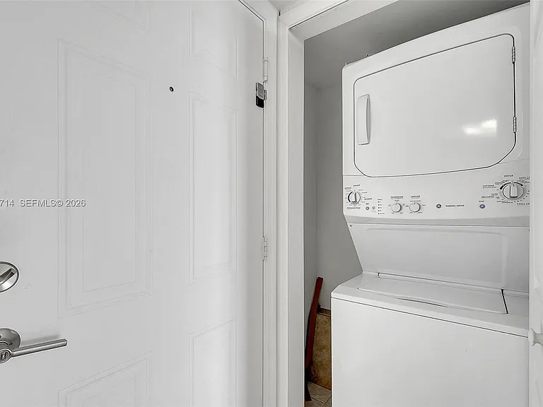 1690 SW 27th Ave #805 — Photo 30