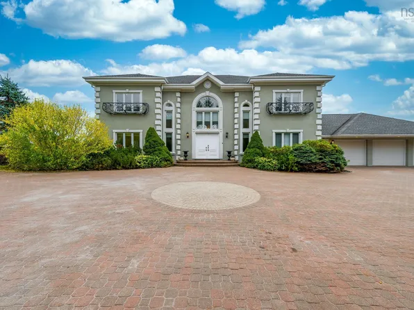 38 Lennox Rd, Halifax, NS B0J 1T0