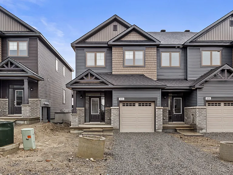 1072 Kijik Cres #1 — Photo 1