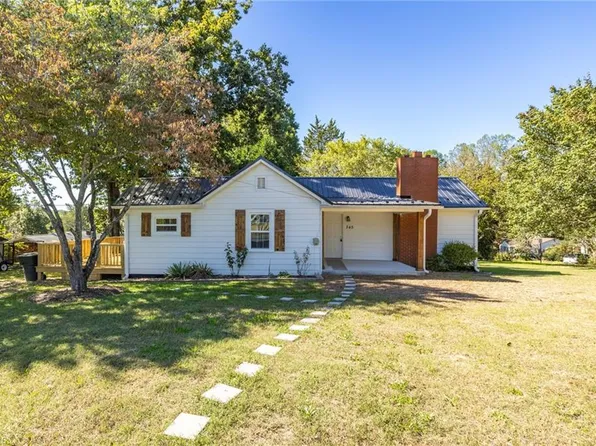 545 Victor St, Eden, NC 27288