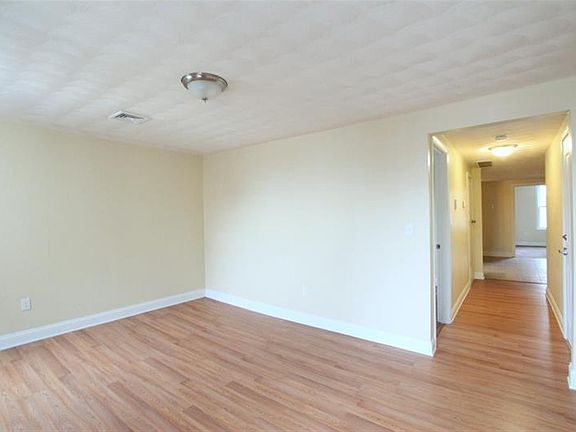 3rd image of 6 Douglass St #4