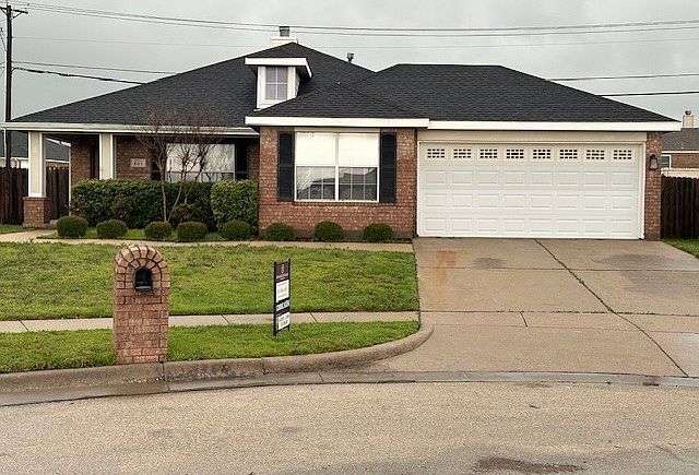 1st image of 501 Fossil Hill Dr