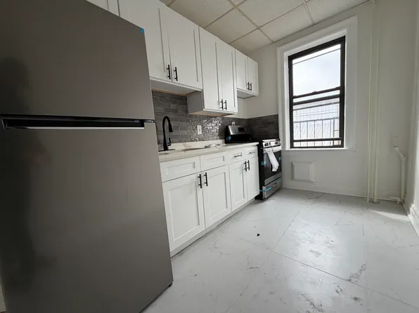 995 Summit Ave, Jersey City, NJ