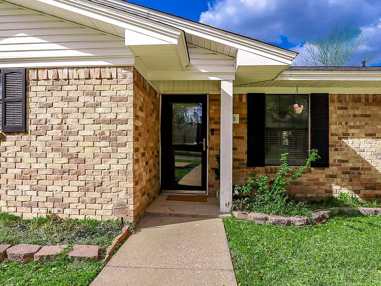 118 Rustwood St — Photo 32