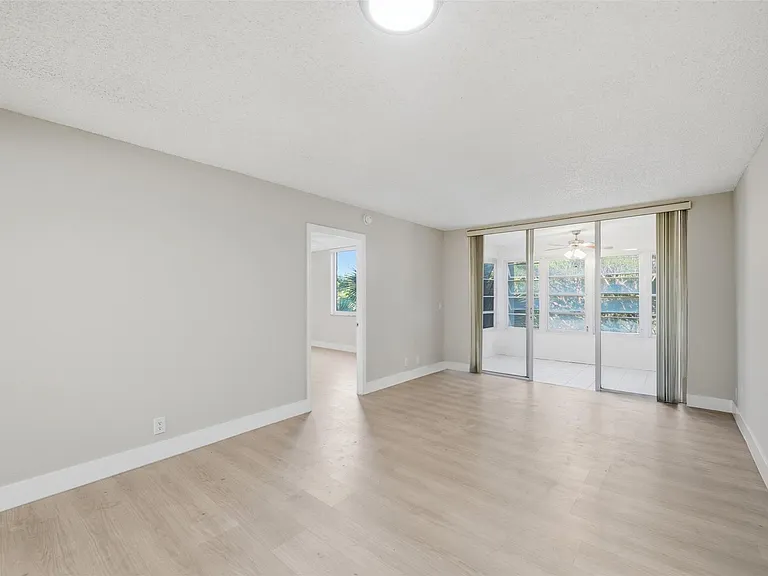 9430 Poinciana Pl #409 — Photo 8