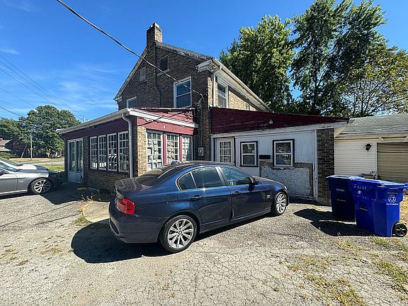 2nd image of 700 N Nelson Rd