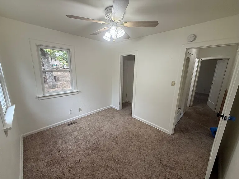 534 Dewey Ave — Photo 3