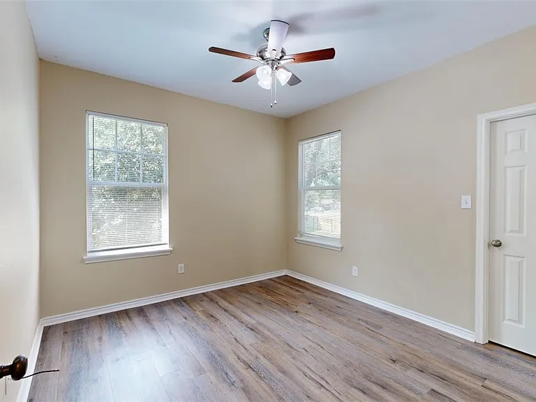 205A Sterling St — Photo 29
